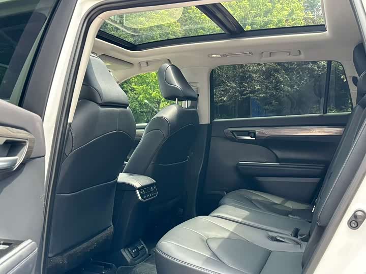 Фото 5 - Toyota Highlander