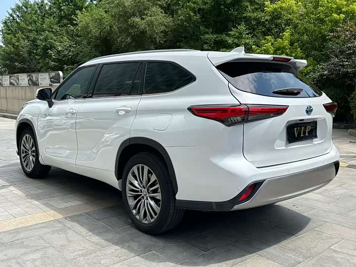 Фото 9 - Toyota Highlander