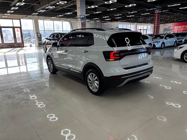 Фото 7 - Volkswagen Tacqua