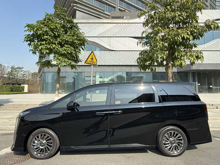 Фото 3 - GAC Trumpchi M8