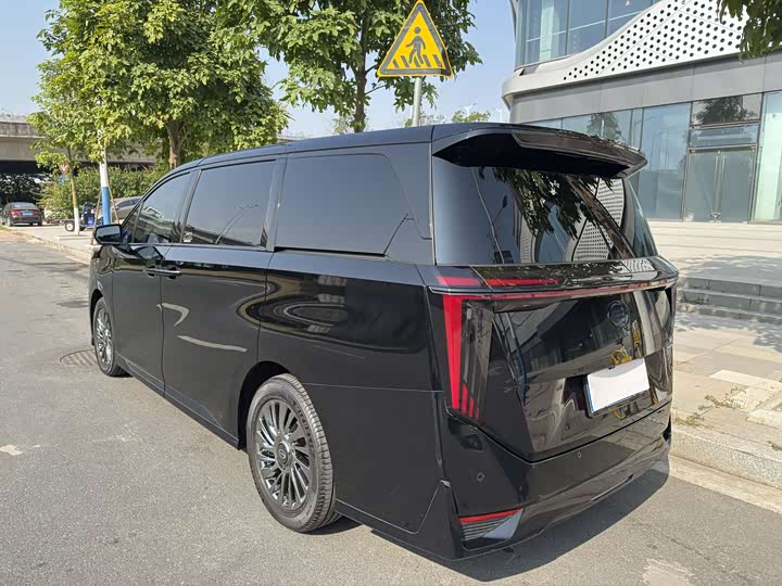 Фото 7 - GAC Trumpchi M8