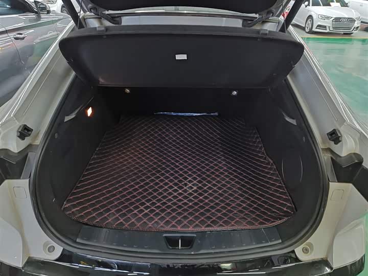 Фото 9 - Mazda EZ-6