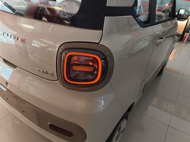 Фото 8 - Bestune Pony