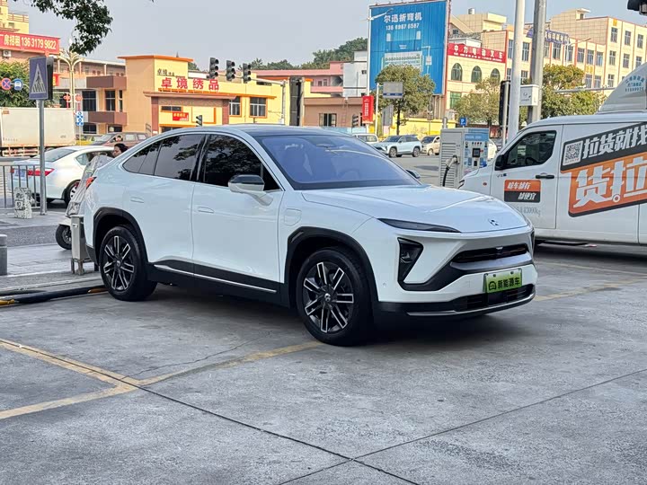 Фото 3 - Nio EC6