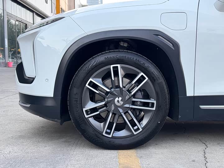 Фото 9 - Nio EC6