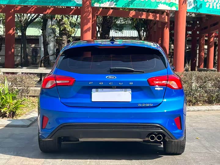 Фото 7 - Ford Focus