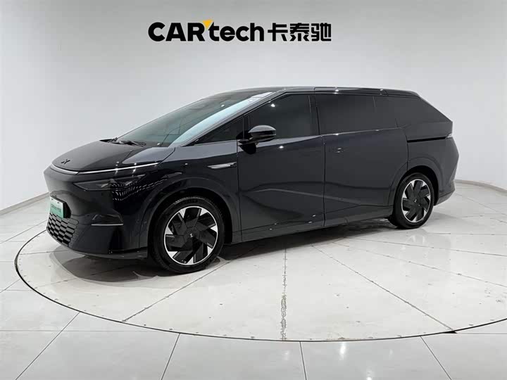 Фото 1 - XPeng X9