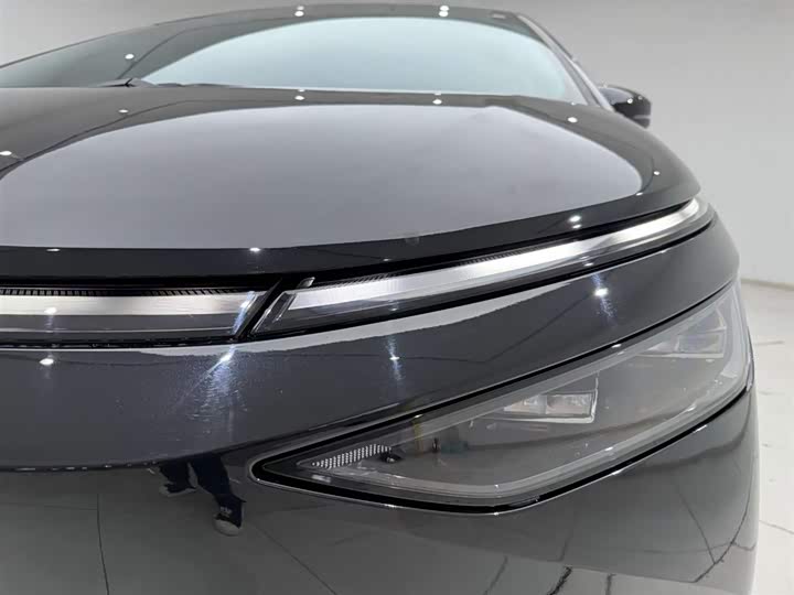 Фото 2 - XPeng X9