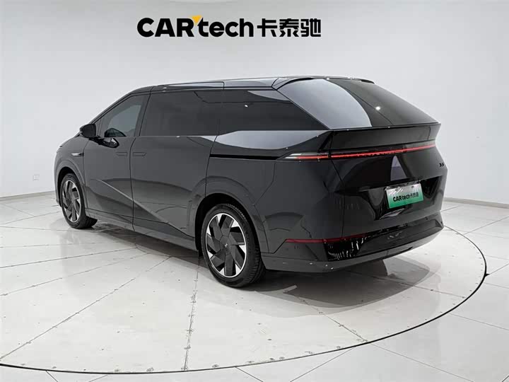 Фото 7 - XPeng X9