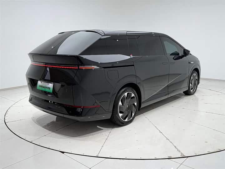 Фото 8 - XPeng X9