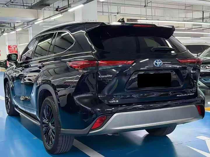 Фото 7 - Toyota Highlander