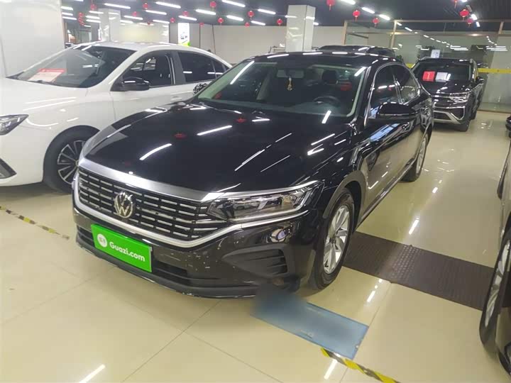 Фото 1 - Volkswagen Passat