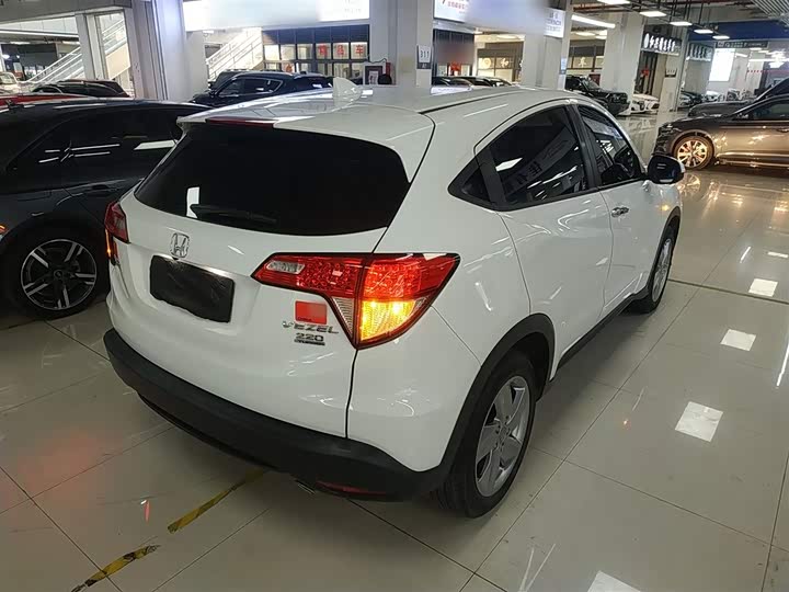 Фото 7 - Honda Vezel