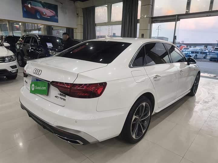 Фото 7 - Audi A4L