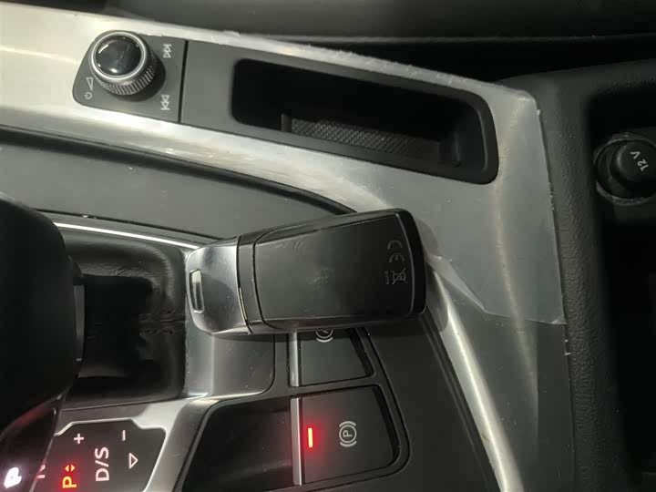 Фото 9 - Audi A4L