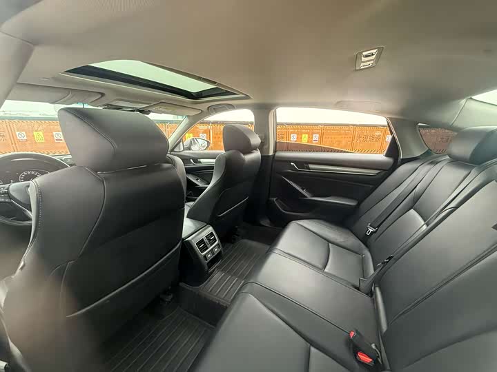 Фото 5 - Honda Accord