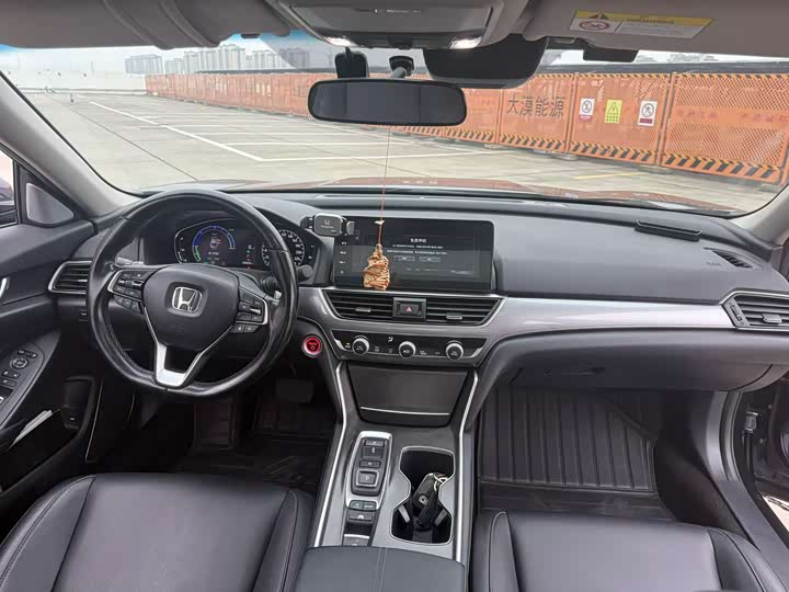 Фото 6 - Honda Accord