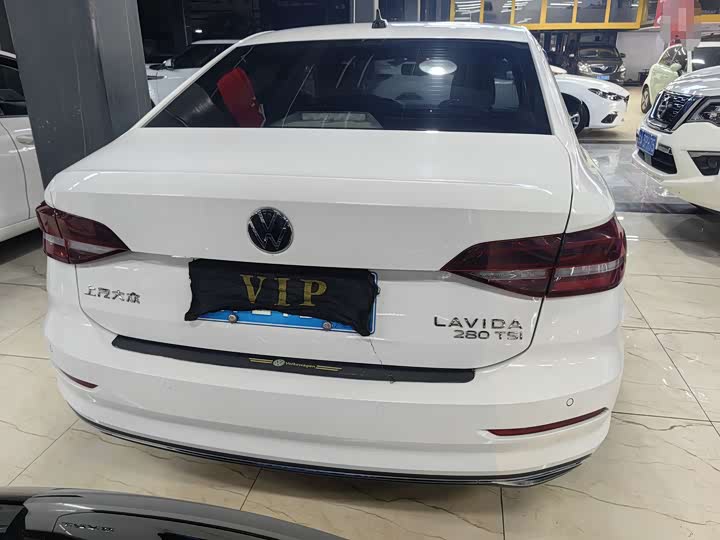 Фото 7 - Volkswagen Lavida