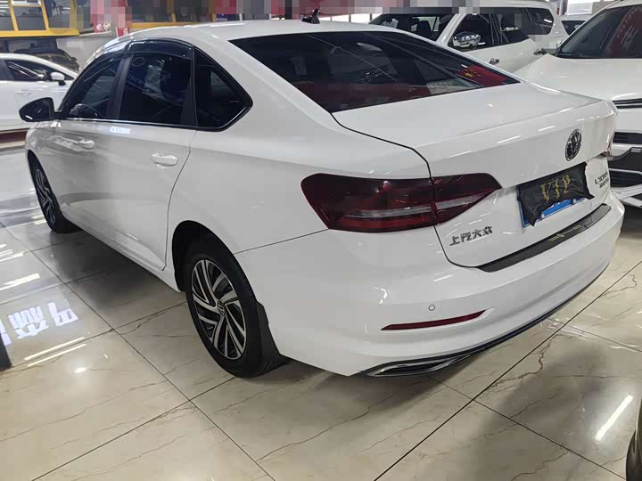 Фото 8 - Volkswagen Lavida