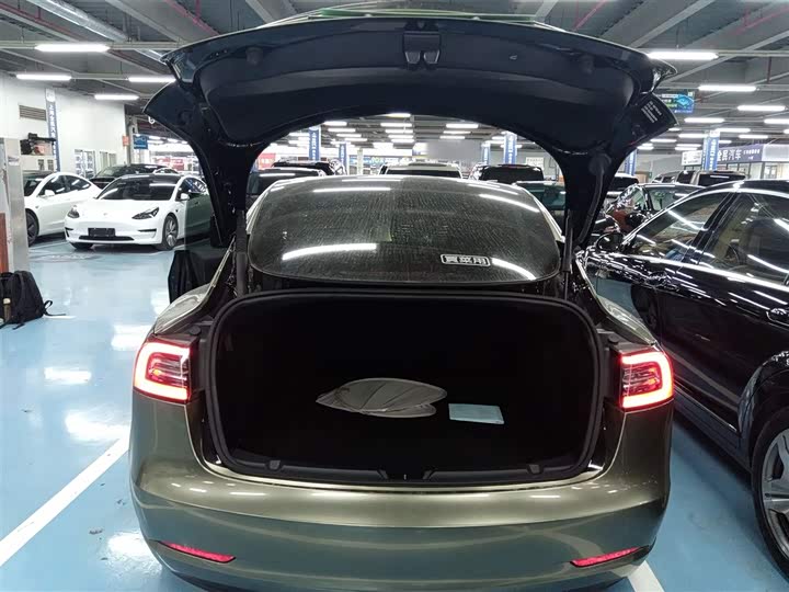 Фото 9 - Tesla Model 3