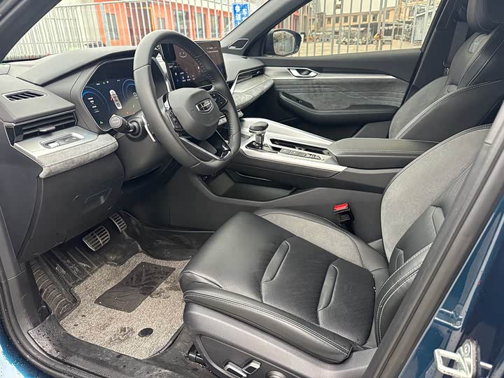 Фото 3 - Geely Preface