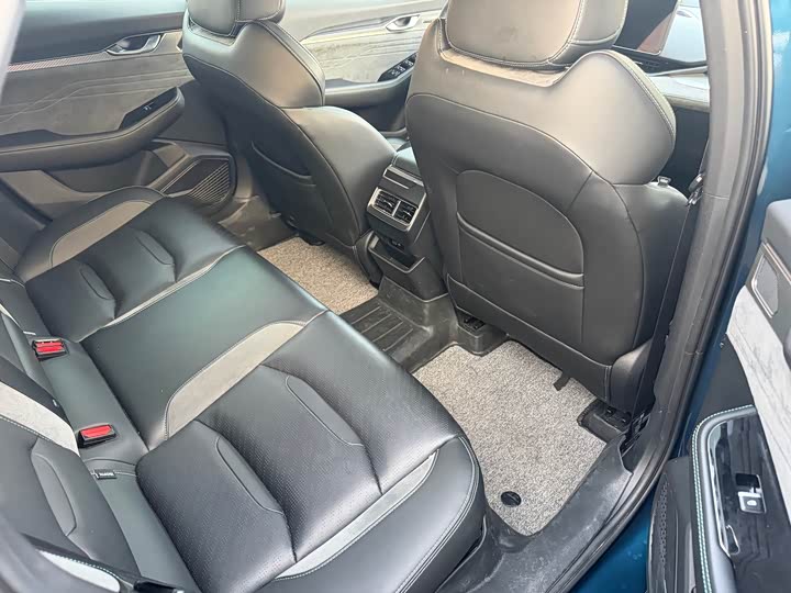 Фото 7 - Geely Preface