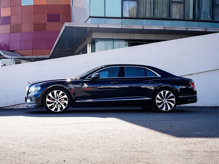 Фото 3 - Bentley Flying Spur