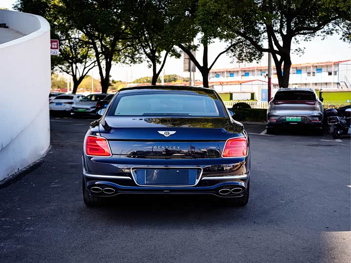 Фото 7 - Bentley Flying Spur