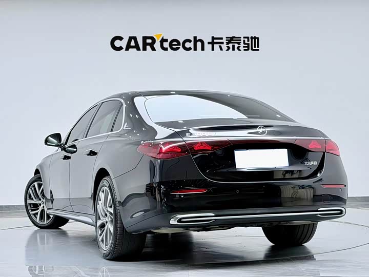 Фото 5 - Mercedes-Benz E-Class