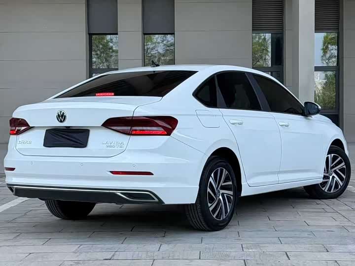 Фото 6 - Volkswagen Lavida