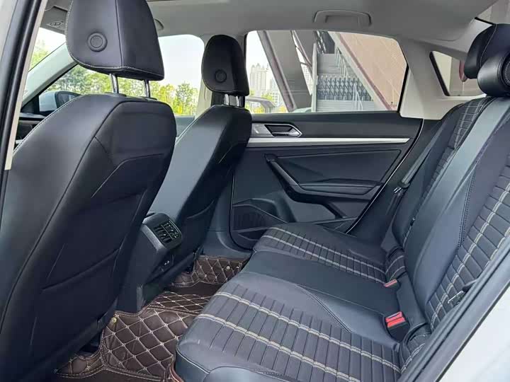 Фото 9 - Volkswagen Lavida