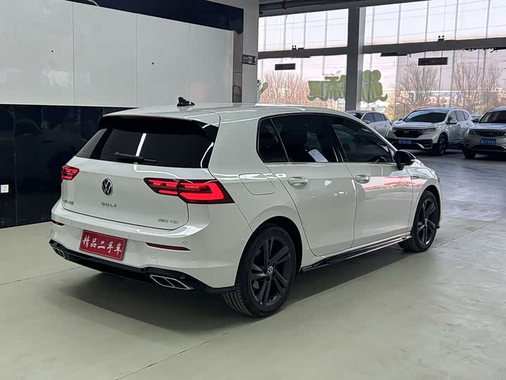 Фото 8 - Volkswagen Golf