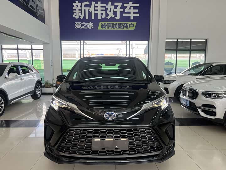 Фото 2 - Toyota Granvia