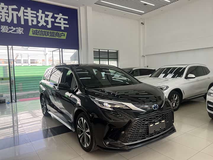 Фото 3 - Toyota Granvia