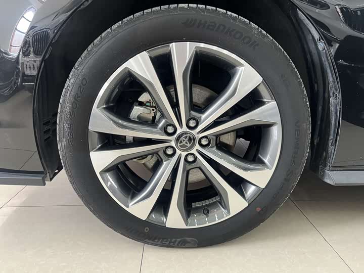 Фото 5 - Toyota Granvia