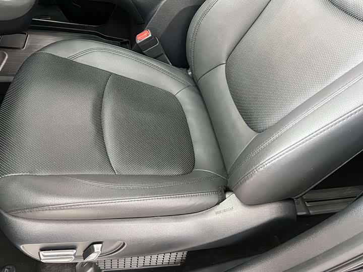 Фото 9 - Toyota Granvia