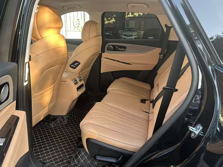 Фото 8 - Chery Tiggo 9