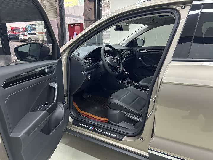 Фото 7 - Volkswagen T-Roc