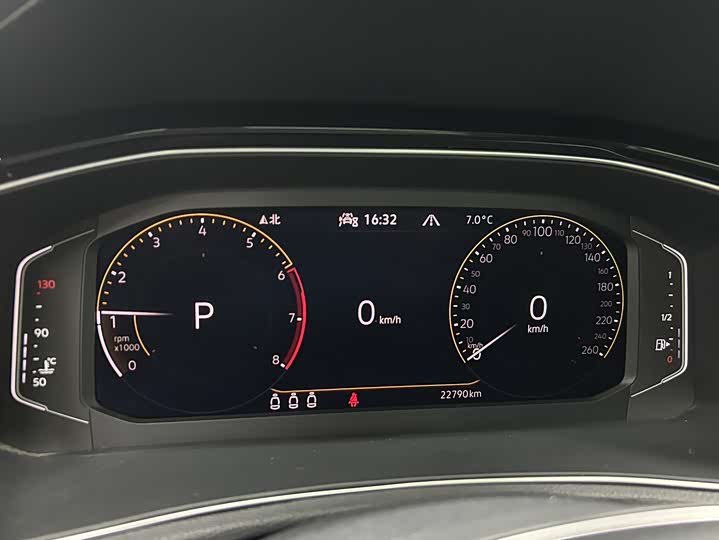 Фото 9 - Volkswagen T-Roc