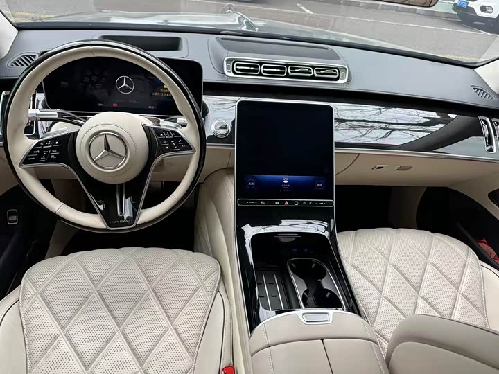 Фото 4 - Mercedes-Benz Maybach S-Class