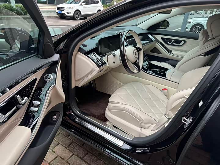 Фото 6 - Mercedes-Benz Maybach S-Class