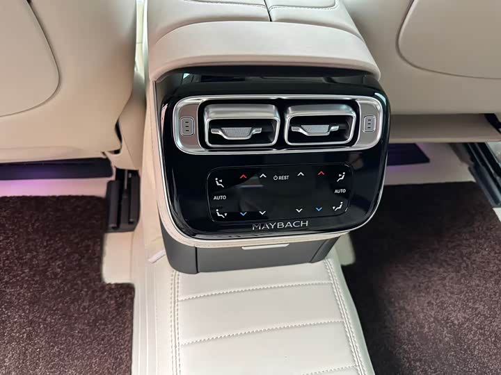 Фото 7 - Mercedes-Benz Maybach S-Class