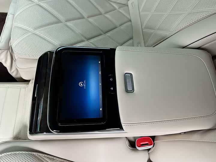 Фото 8 - Mercedes-Benz Maybach S-Class