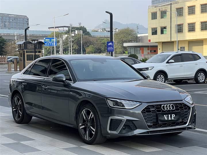 Фото 3 - Audi A4L