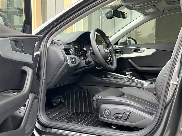 Фото 5 - Audi A4L