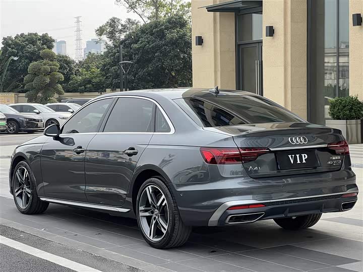 Фото 7 - Audi A4L