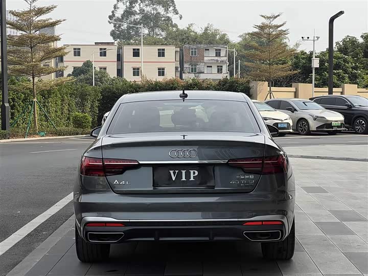 Фото 8 - Audi A4L