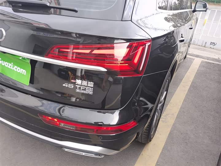 Фото 8 - Audi Q5L