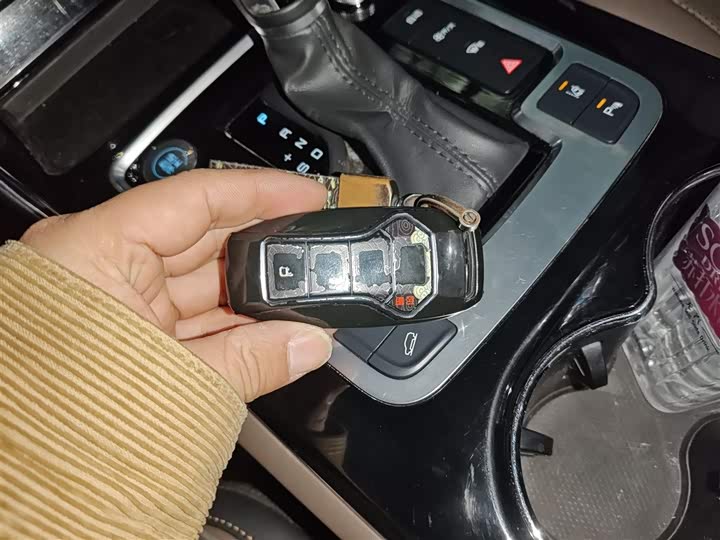 Фото 9 - BYD Tang