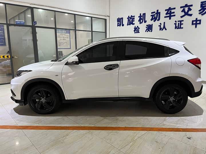 Фото 7 - Honda Vezel